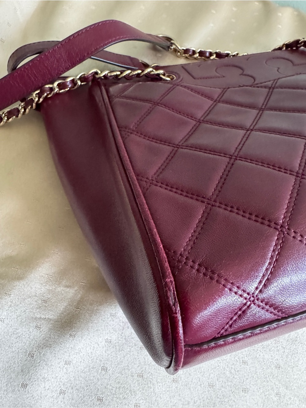 Tory Burch Quilted Leather Tote Shoulder Bag in Burgundy - Picture 9 of 16
